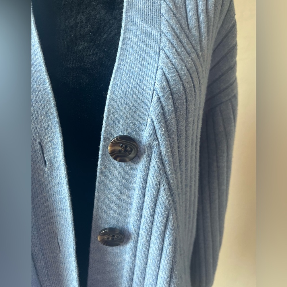 CAbi Scenic Cardigan Sweater Elegant Knitwear - Picture 8 of 11